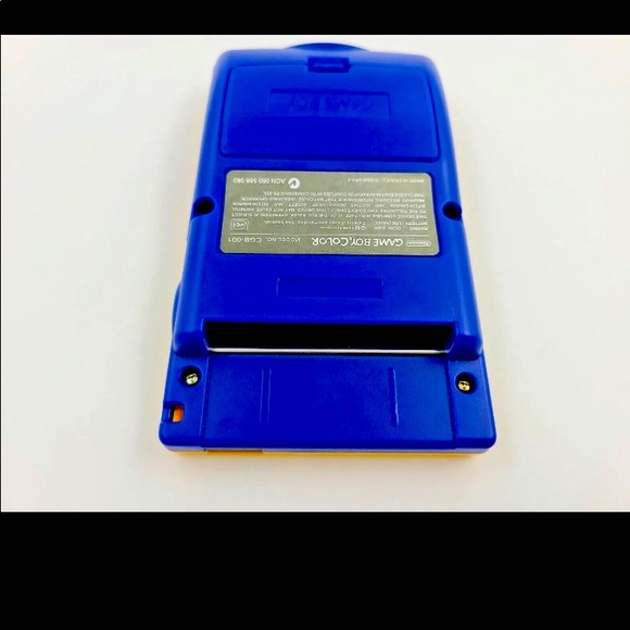 Gameboy Color Pikachu Edition - Picture 6 of 8